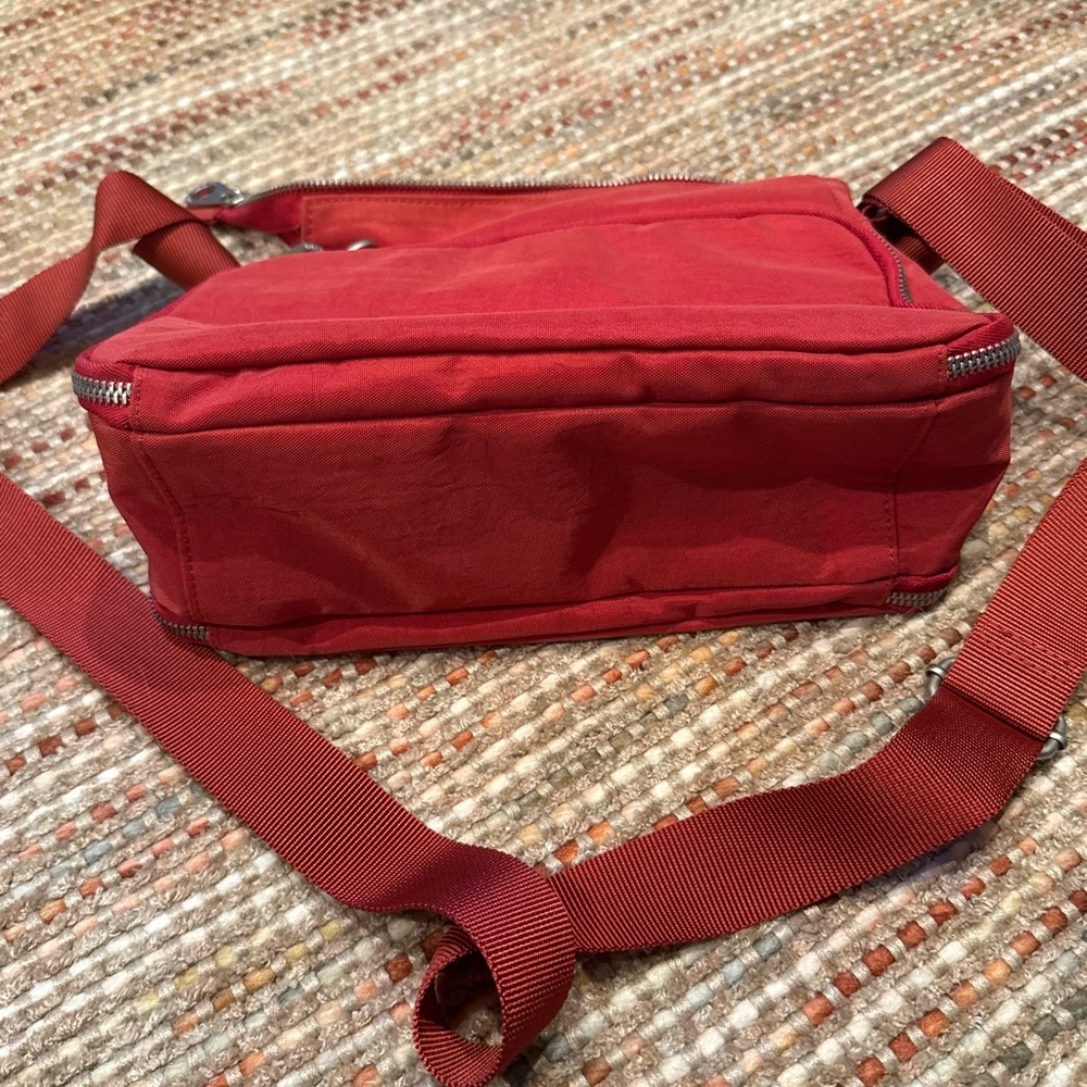 Red Baggallini Bag - image 4